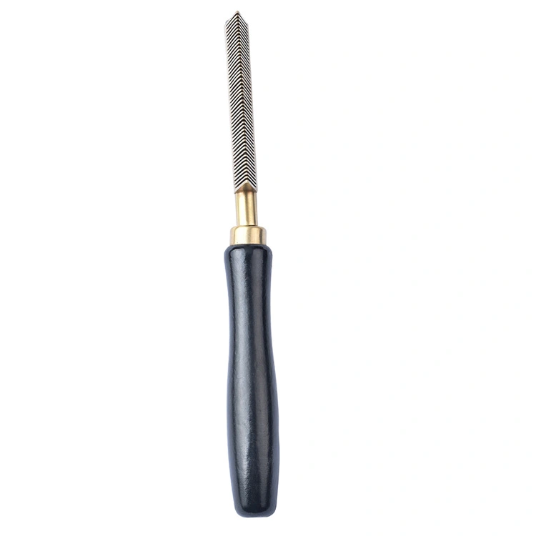 Es un peine prensador de tamaño de viaje, la herramienta de peinado portátil definitiva para obtener resultados suaves y elegantes en cualquier lugar.